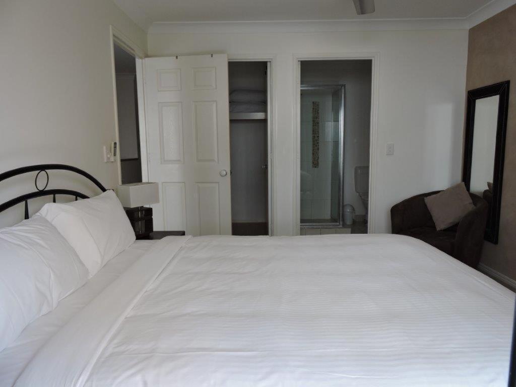 Koola Beach Apartments Баргара Екстериор снимка