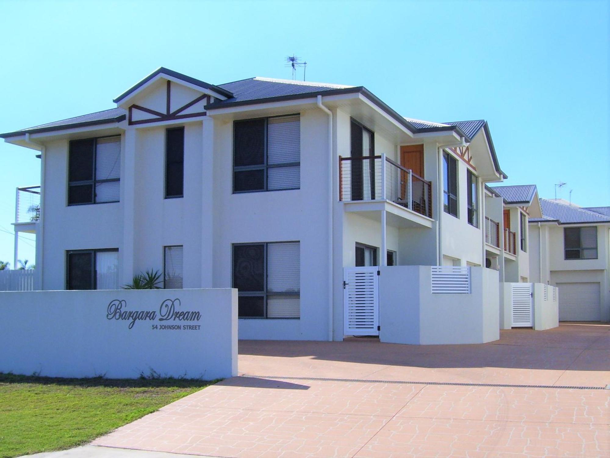 Koola Beach Apartments Баргара Екстериор снимка