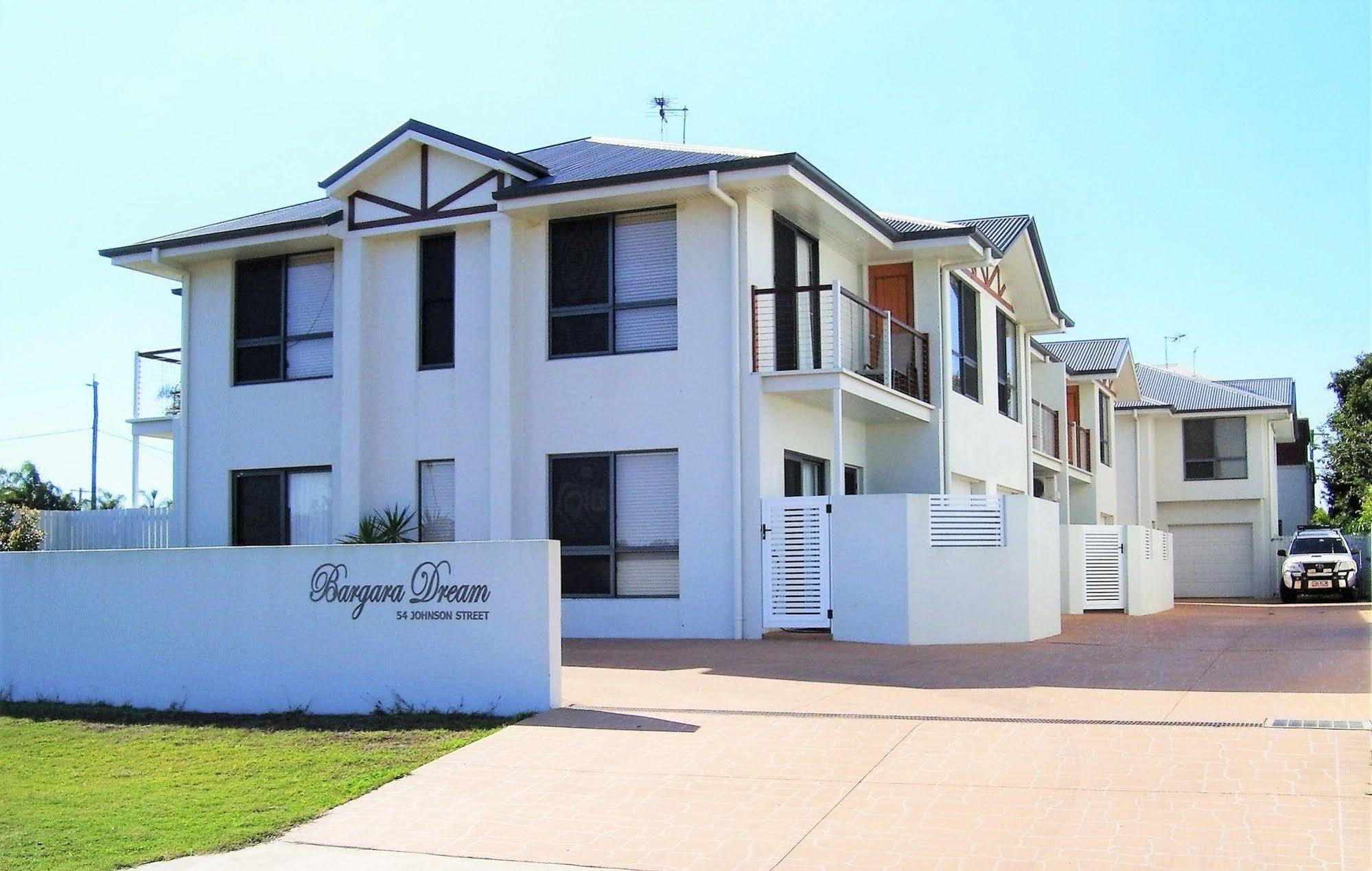 Koola Beach Apartments Баргара Екстериор снимка