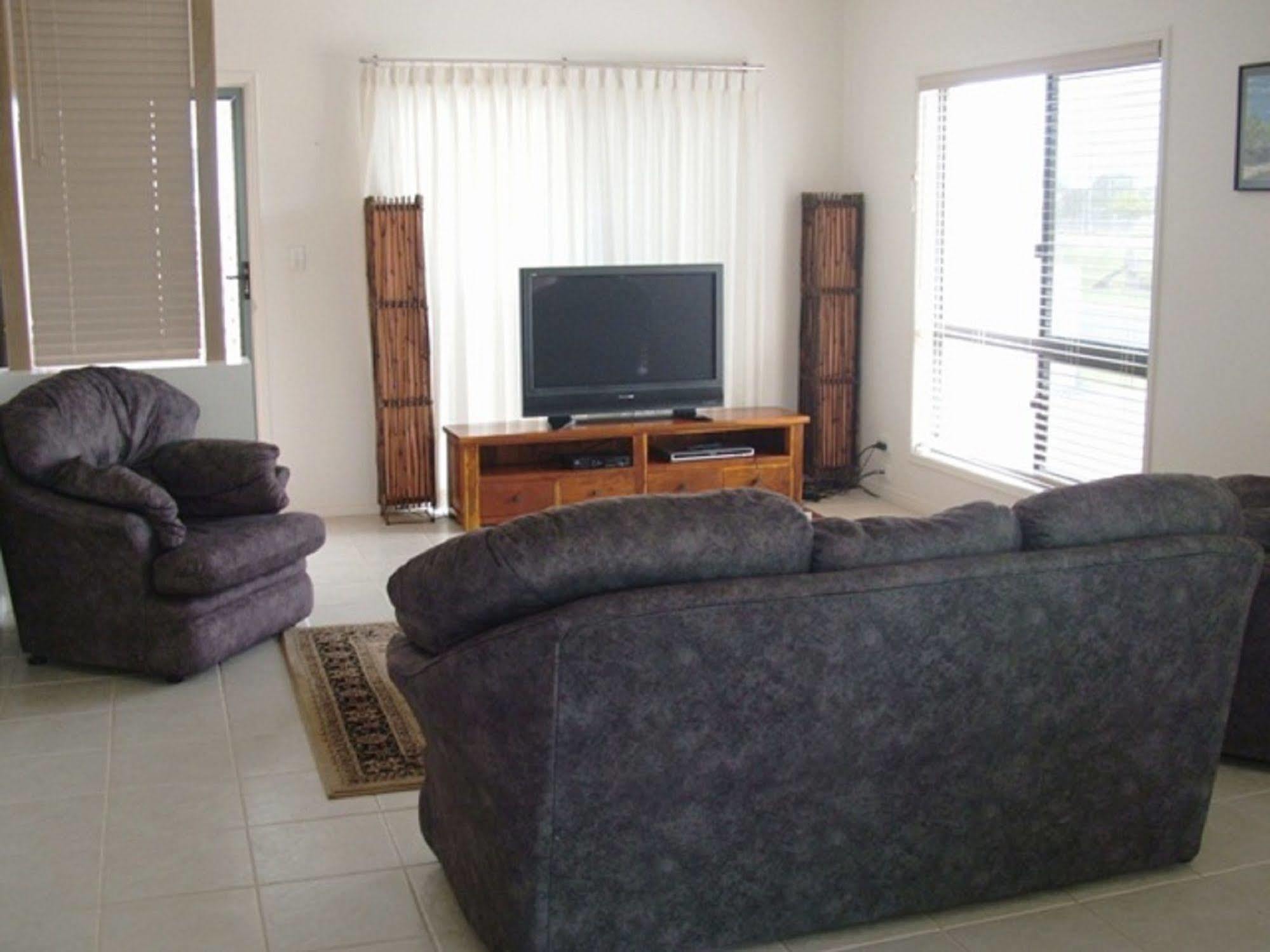 Koola Beach Apartments Баргара Екстериор снимка