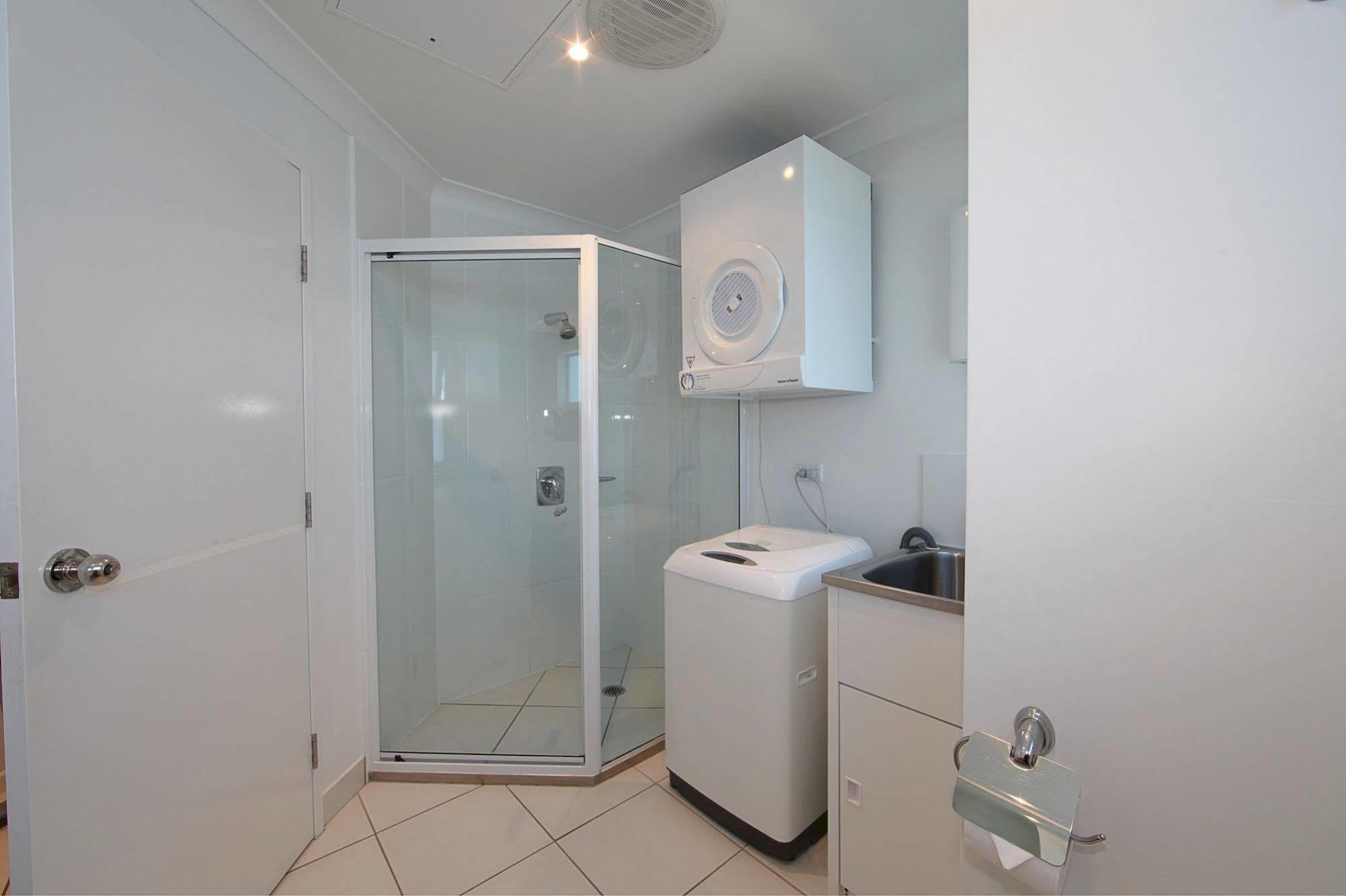 Koola Beach Apartments Баргара Екстериор снимка