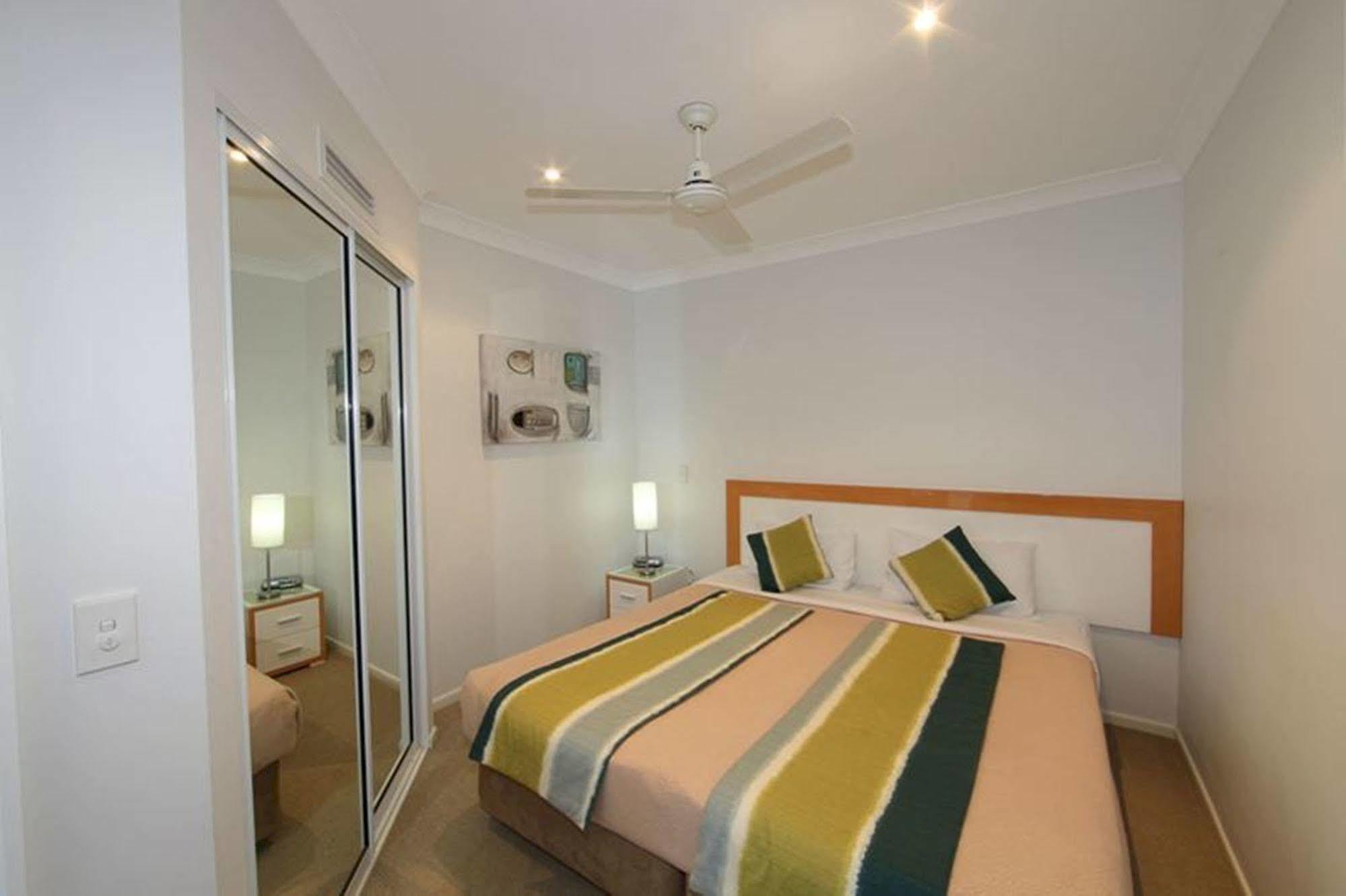 Koola Beach Apartments Баргара Екстериор снимка