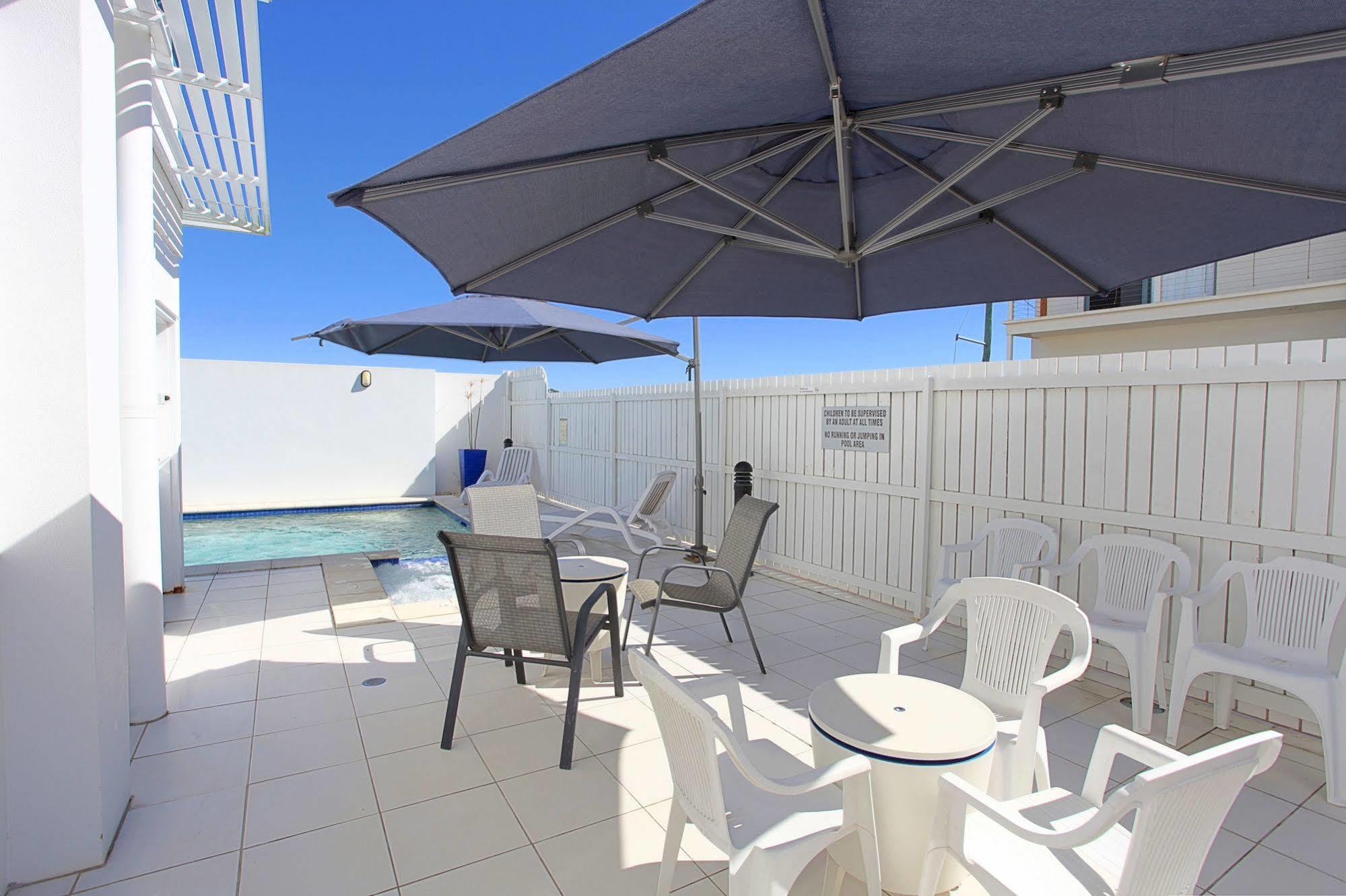 Koola Beach Apartments Баргара Екстериор снимка