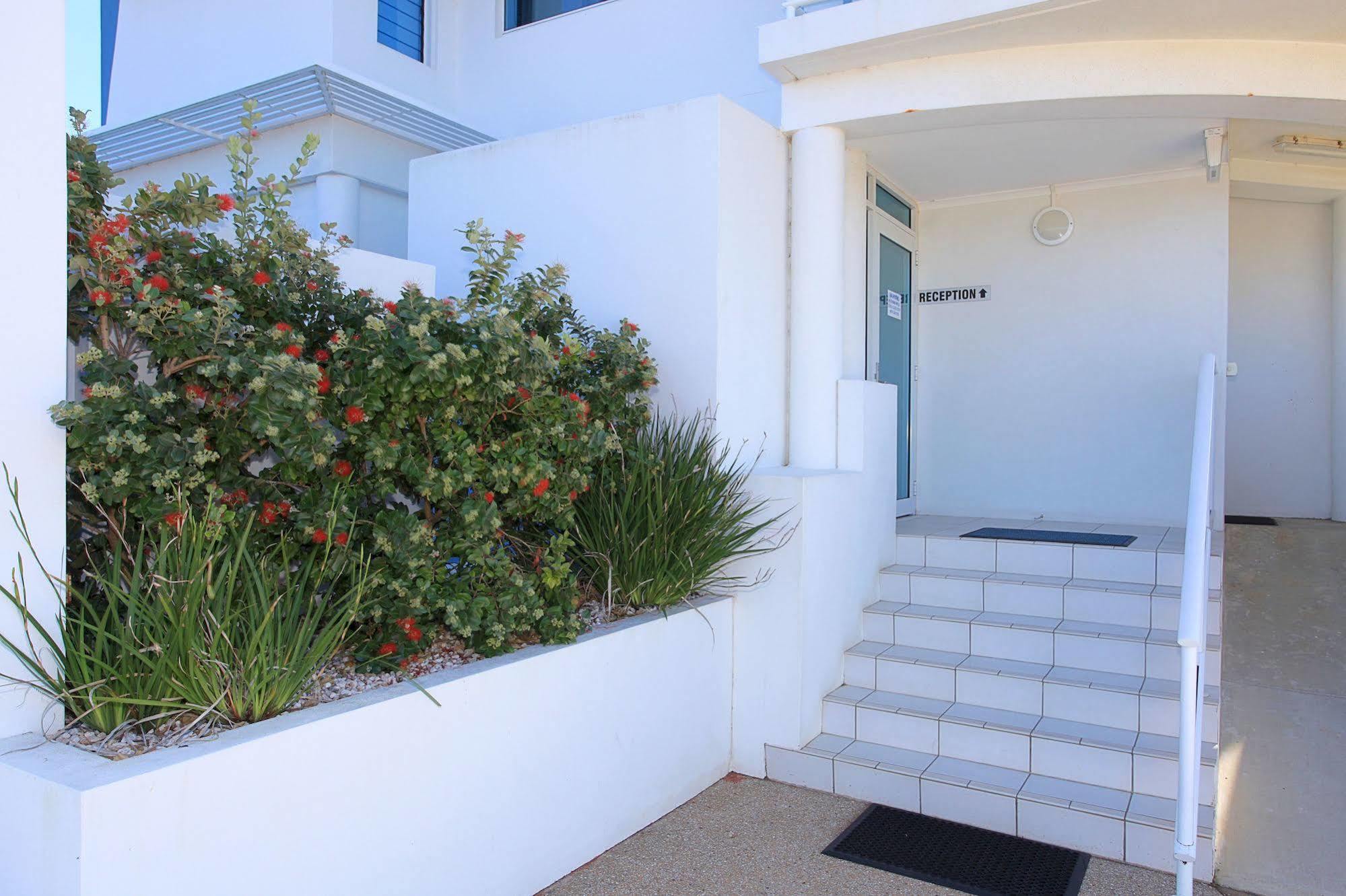 Koola Beach Apartments Баргара Екстериор снимка